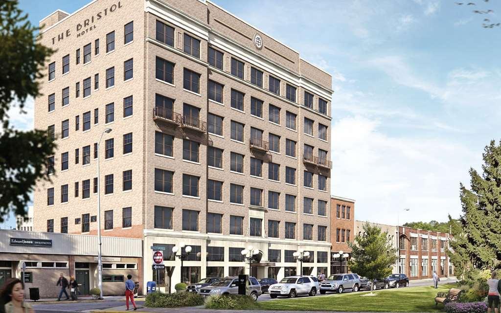 The Bristol Hotel Екстер'єр фото
