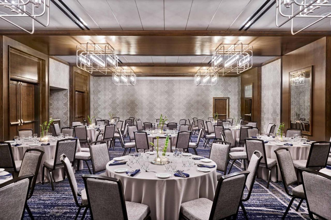 The Bristol Hotel Екстер'єр фото