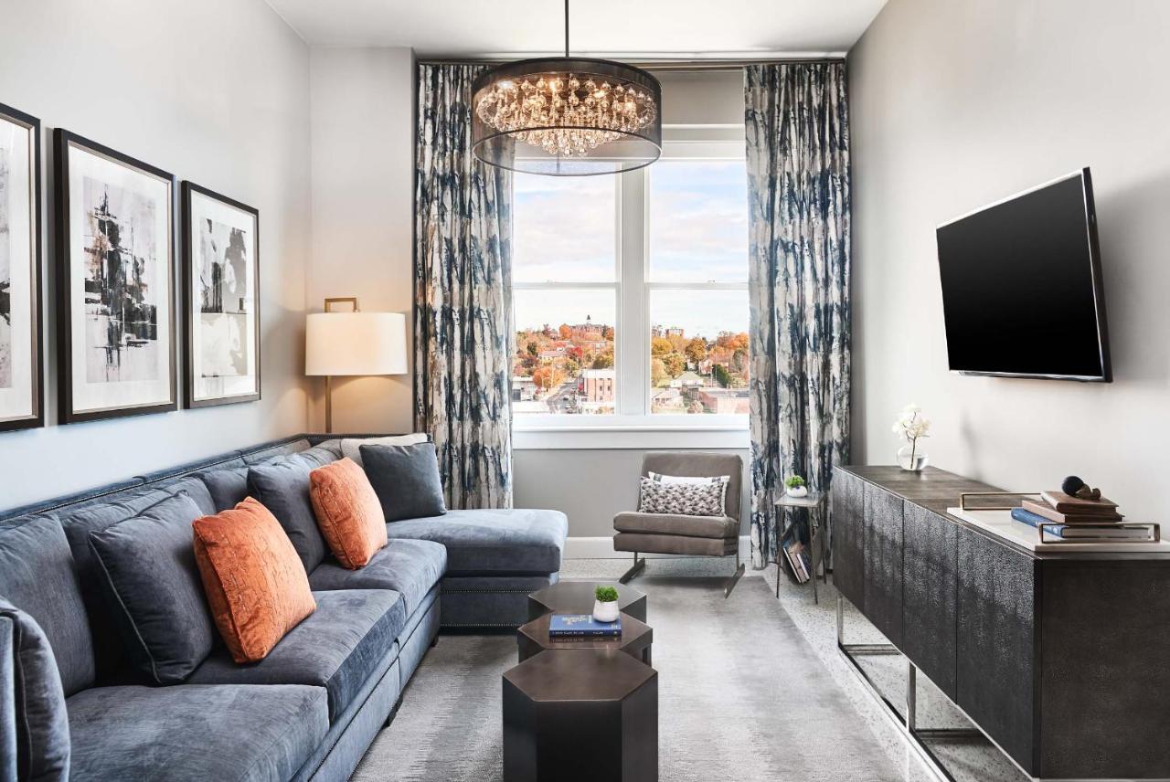 The Bristol Hotel Екстер'єр фото