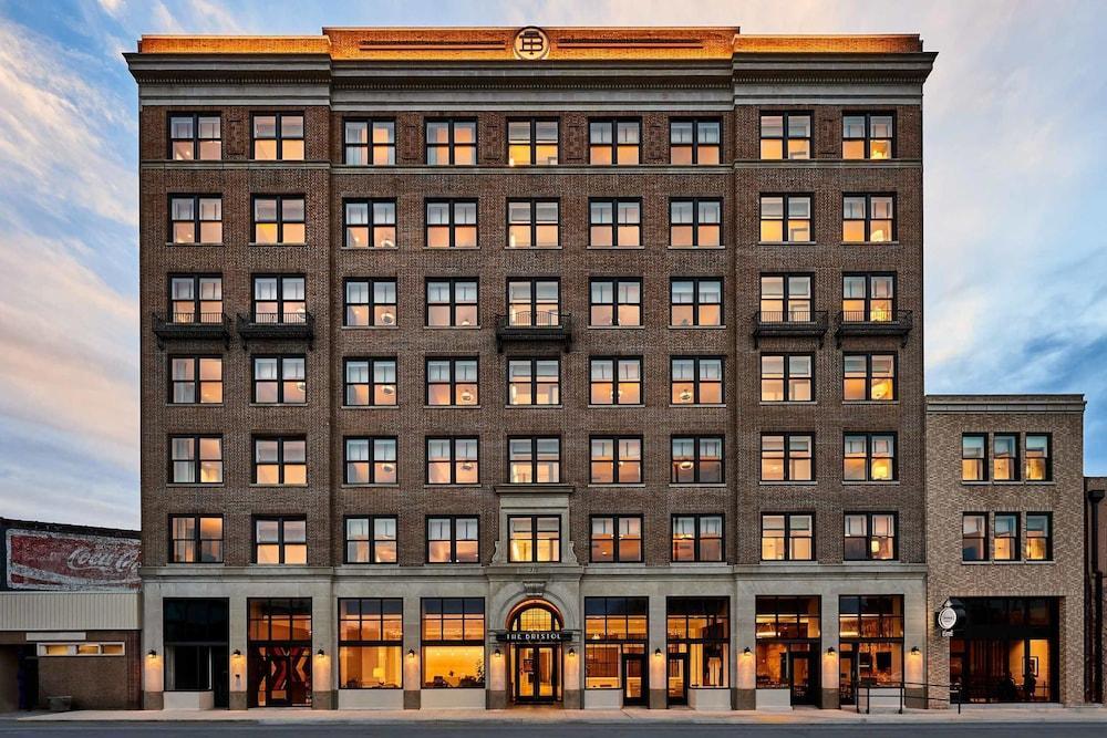 The Bristol Hotel Екстер'єр фото