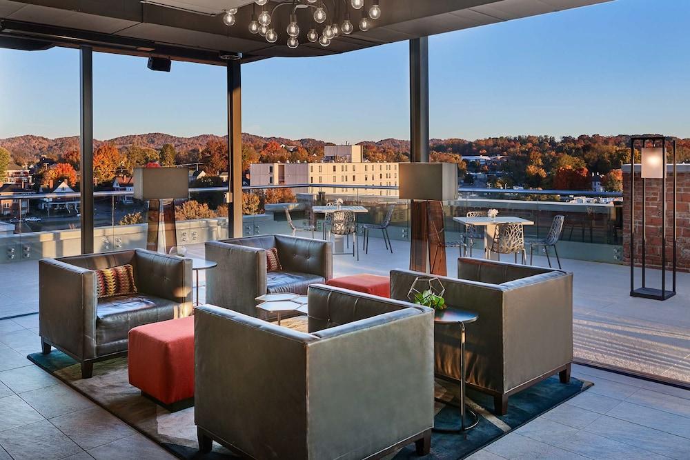 The Bristol Hotel Екстер'єр фото