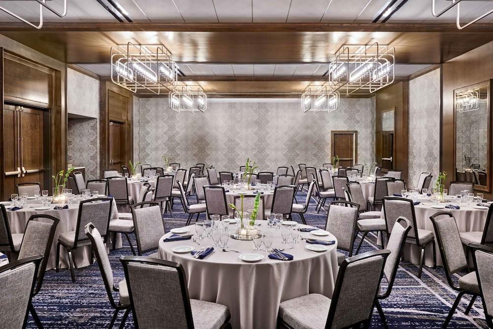 The Bristol Hotel Екстер'єр фото